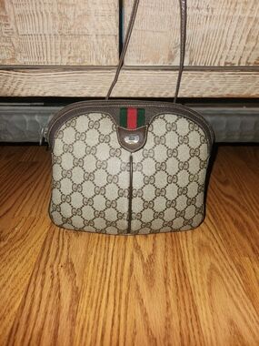Gucci GG Canvas Crossbody Bag Brown Leather Vintage Accessory Collection Italy